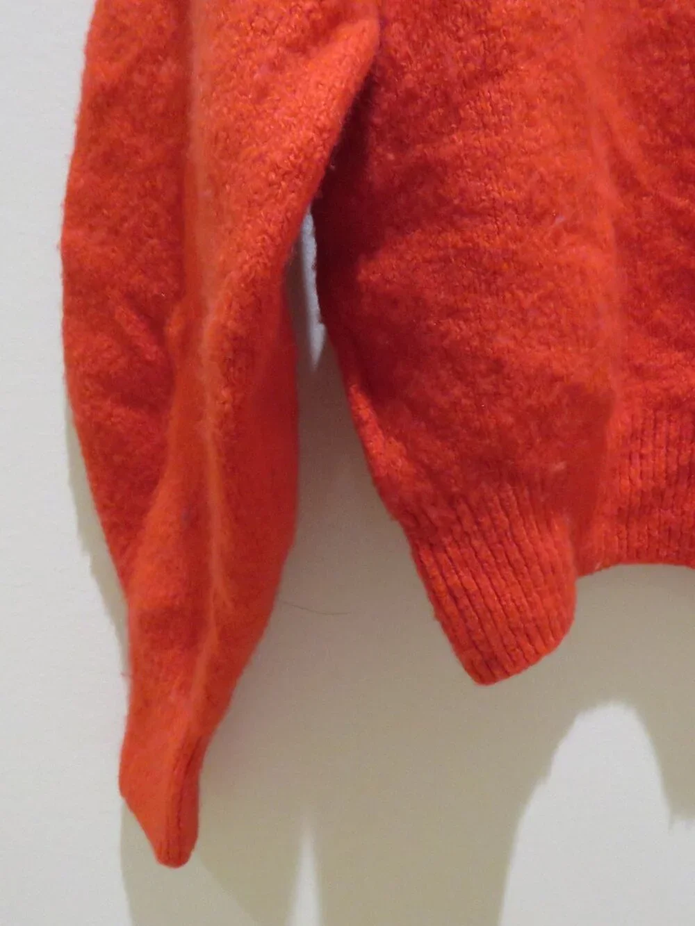 MADEWELL Wedged V-Neck Sweater in Bright Cherry Red Medium Wool Blend Preppy - Picture 9 of 12